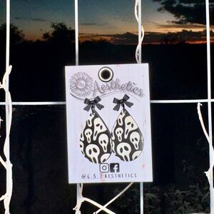 Black and White Skull Teardrop Earrings